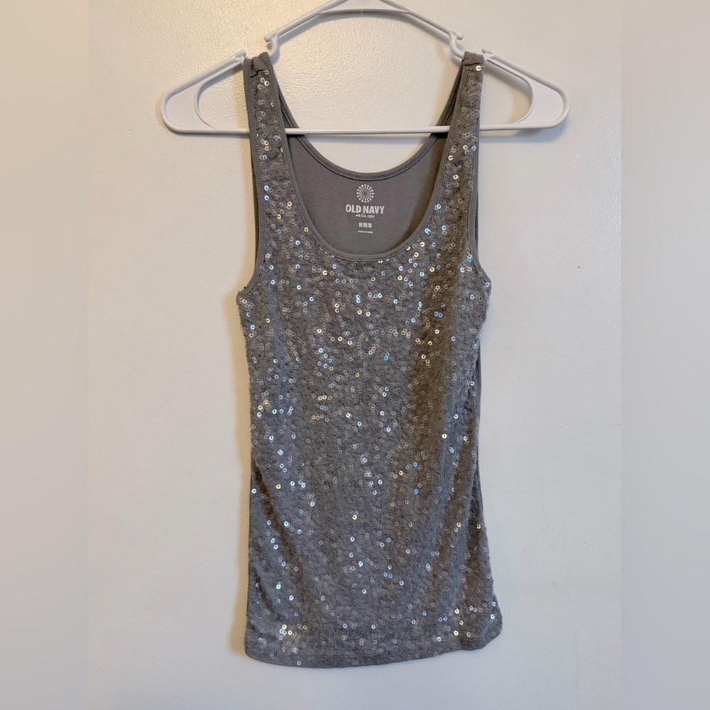 ‼️SOLD‼️ 
Old Navy Silver Sequin Scoop Neck Tank Top